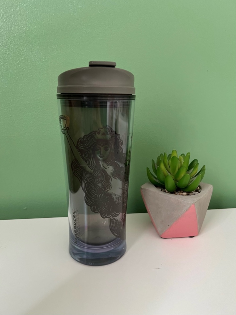Starbucks Siren Mermaid Split Tail 16 oz
Smokey Gray Travel Tumbler Cup